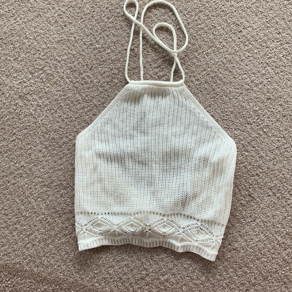 NWOT really pretty knit crop.